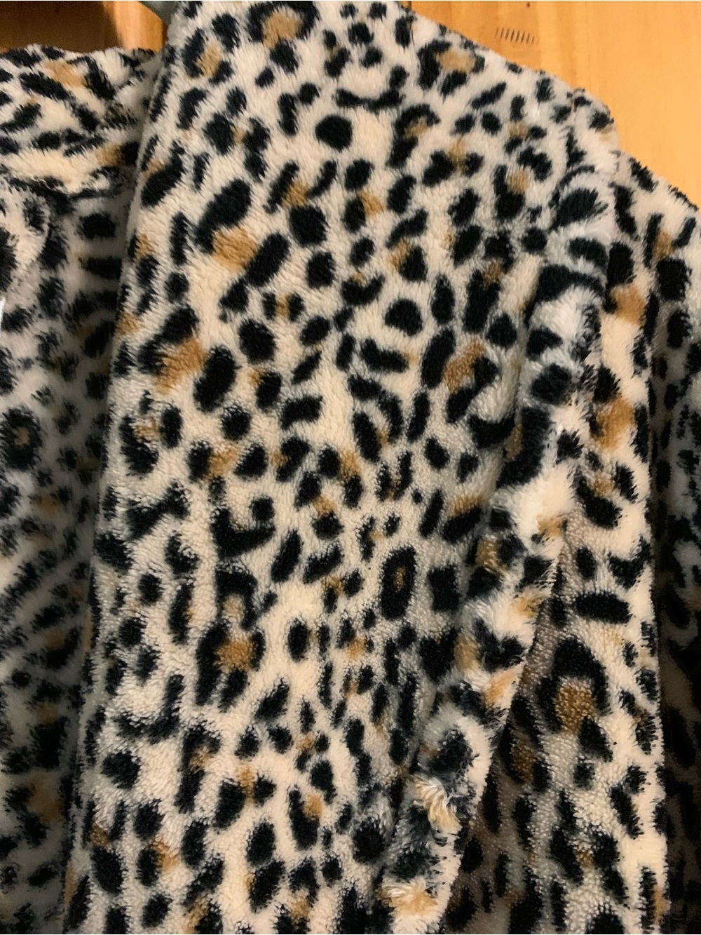 Lylani Leopard-Print Plush Robe, Size Large - Picture 5 of 8